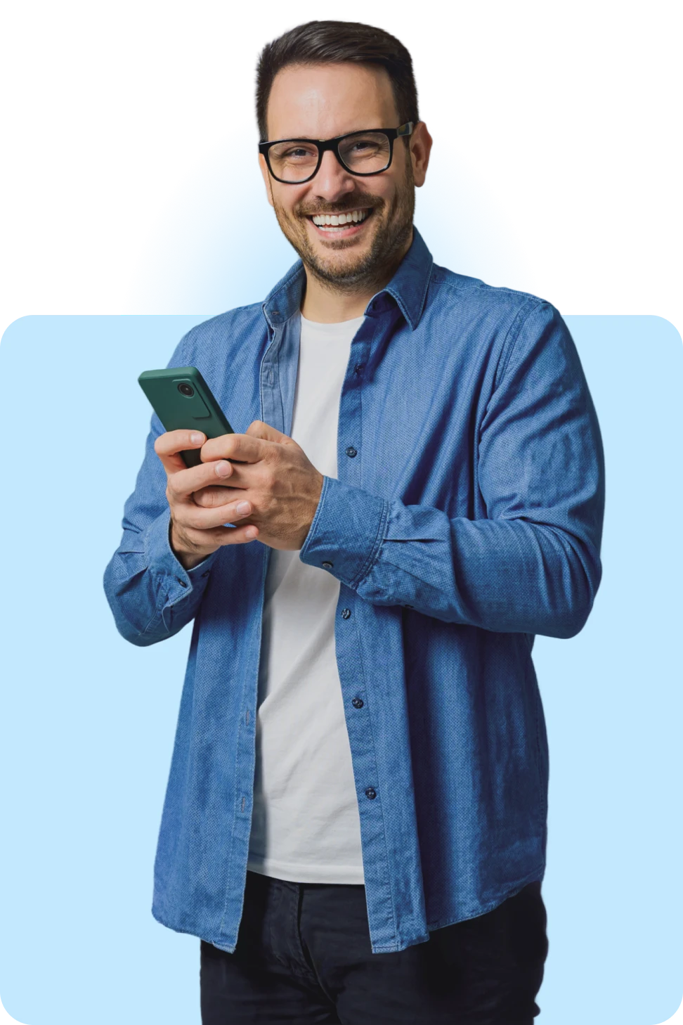 Homem usando smartphone